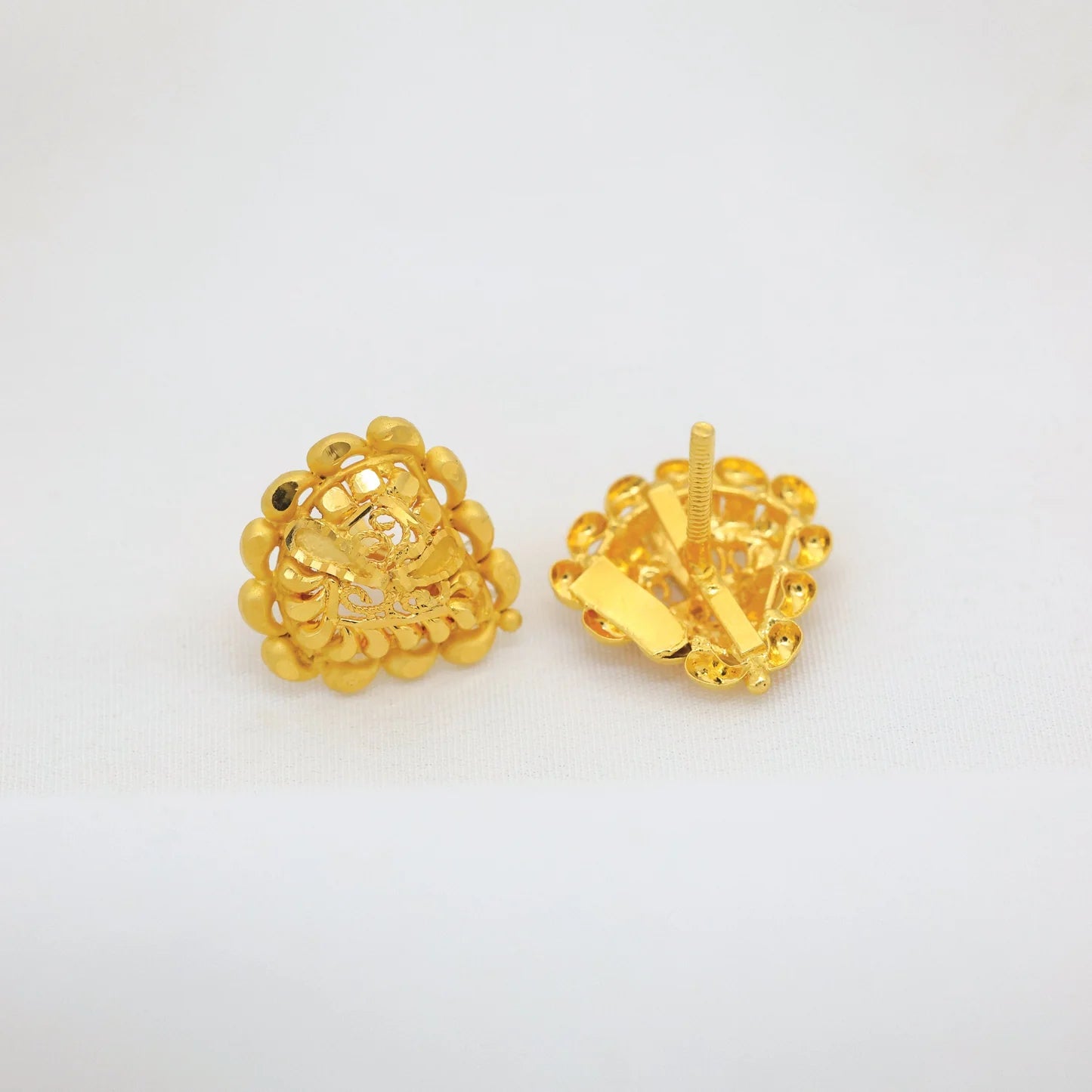 24kt Gold Plated Traditional Design Lightweight Dailywear Earrings - Handa Bangles