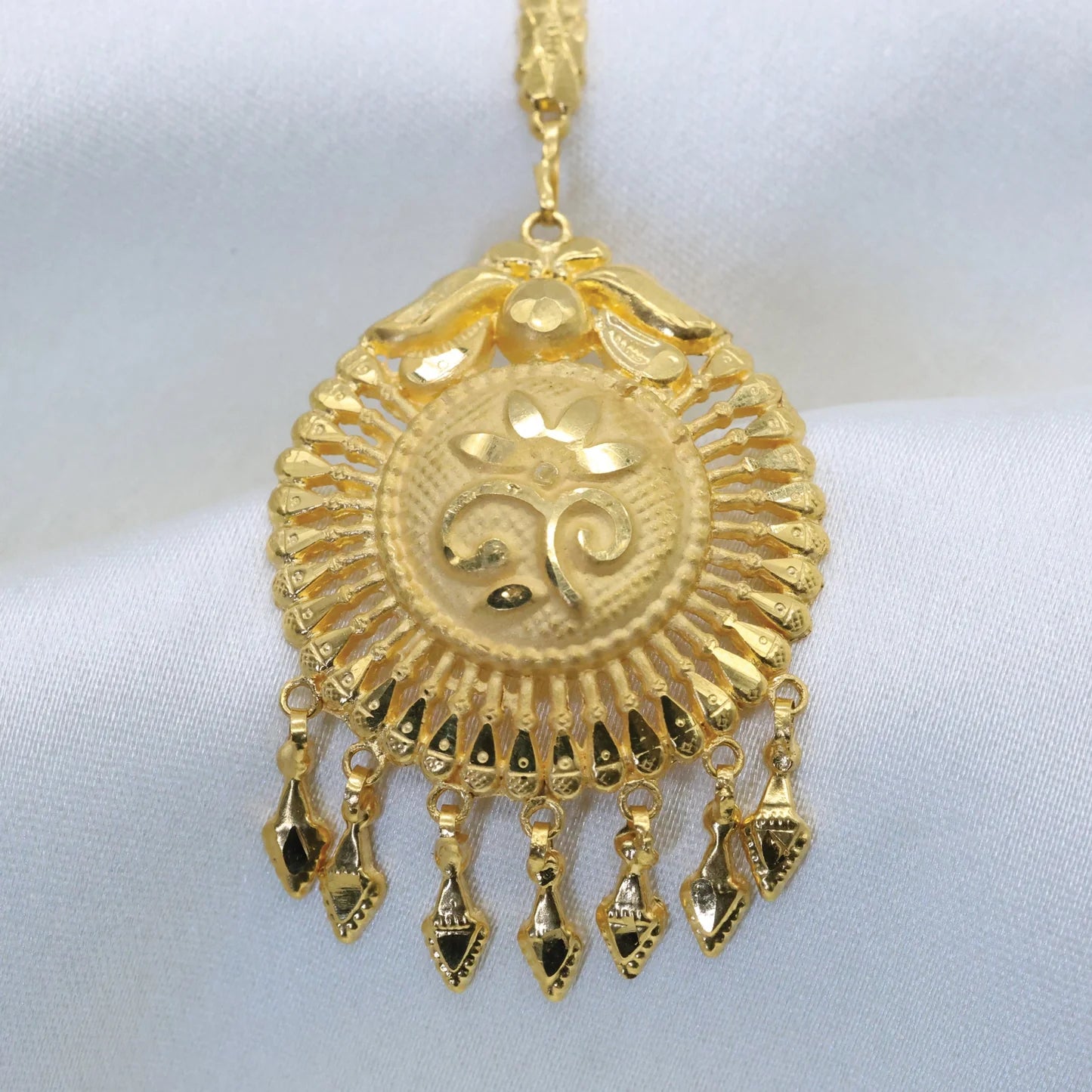 24Kt Gold Plated Latest Flower Design Light Weight Maang Tika - Handa Bangles