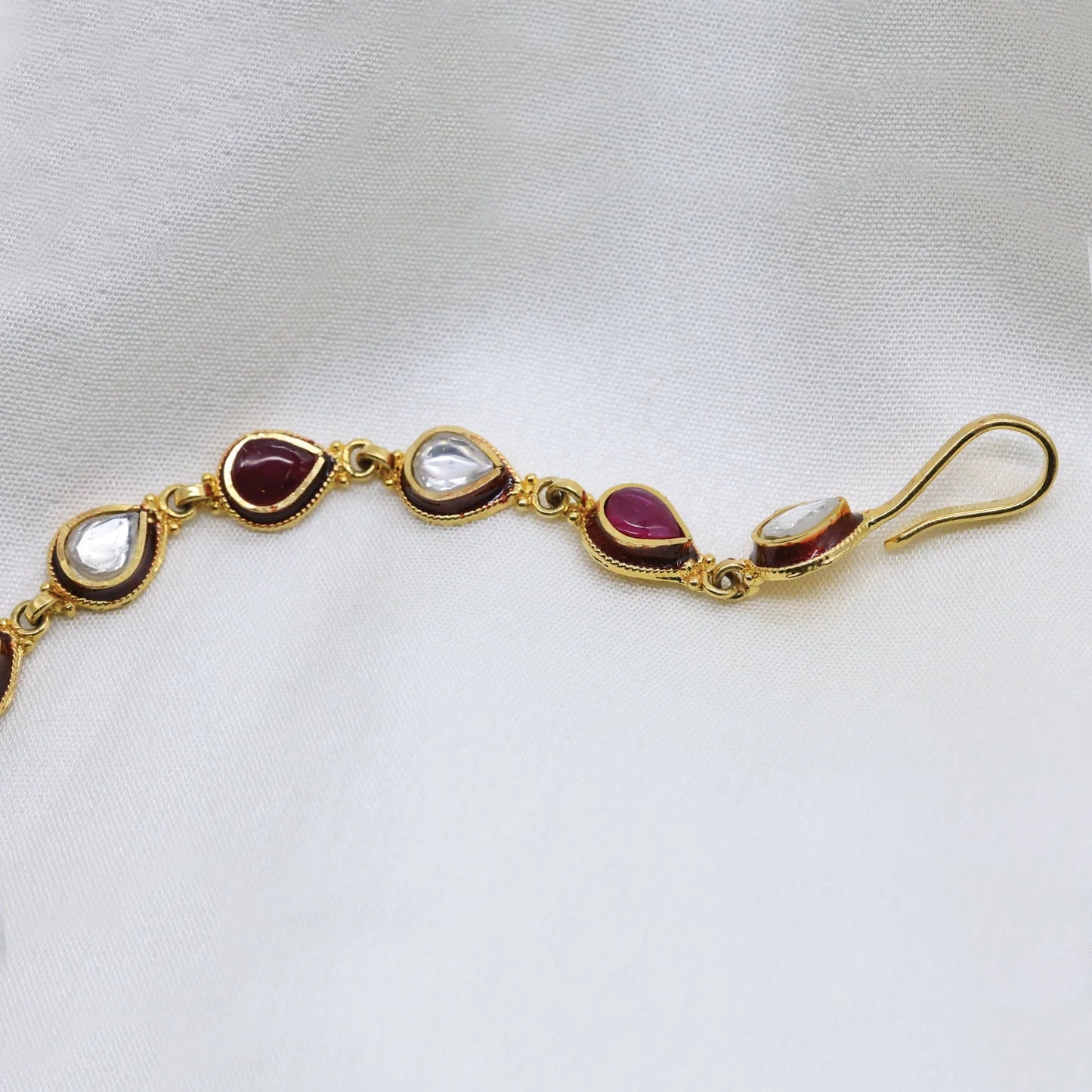 24Kt Gold Plated Bridal Look Chandrika Maang Tikka With Silver-Maroon  Kundan Work - Handa Bangles