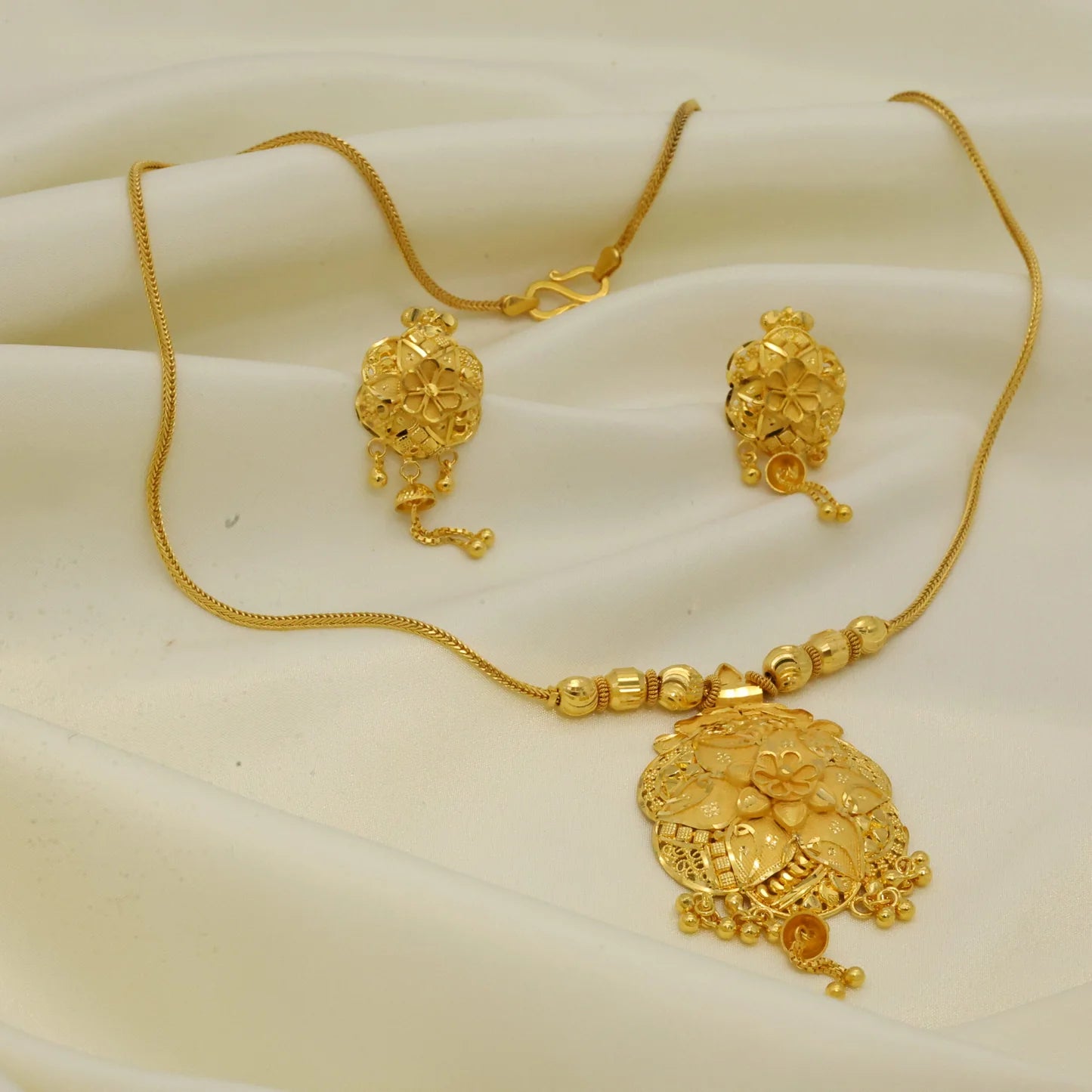 Heritage bloom 24 karat gold plated lady chain - Handa Bangles