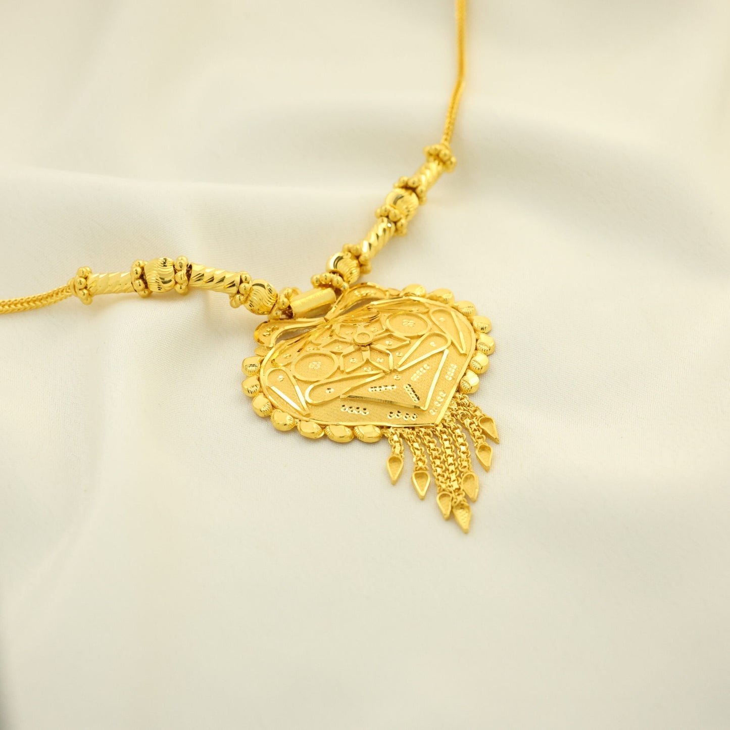 Floral bloom 24 karat gold plating lady chain - Handa Bangles