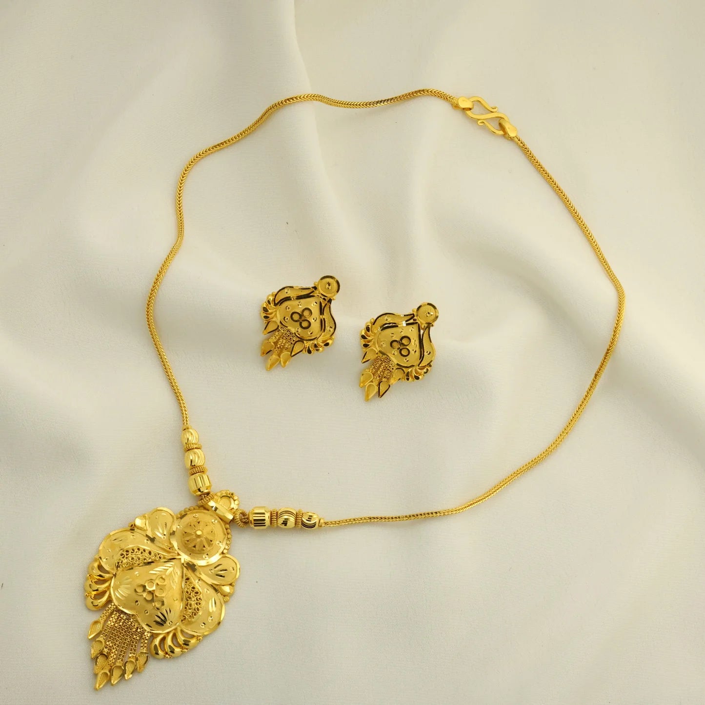 fox chain 24 karat gold plated lady chain - Handa Bangles